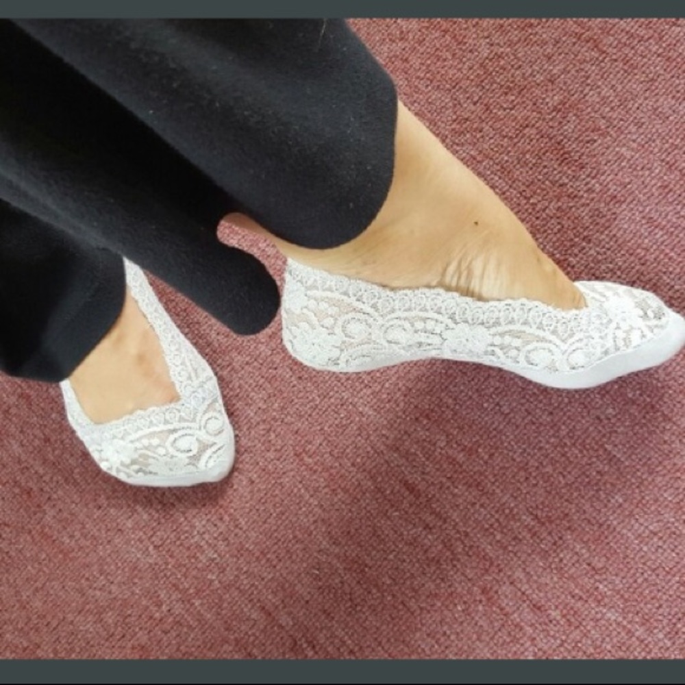 ๐ Pair of Lovely classy no see lace footie no slip socks in black or white ๐ - Picture 5 of 8